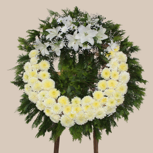 Corona de flores blancas